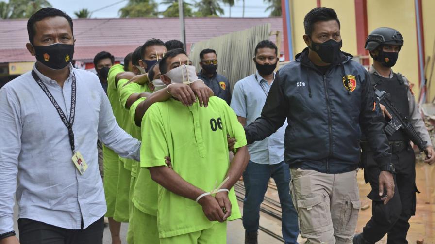 La policía de Indonesia arresta a cazador de elefantes