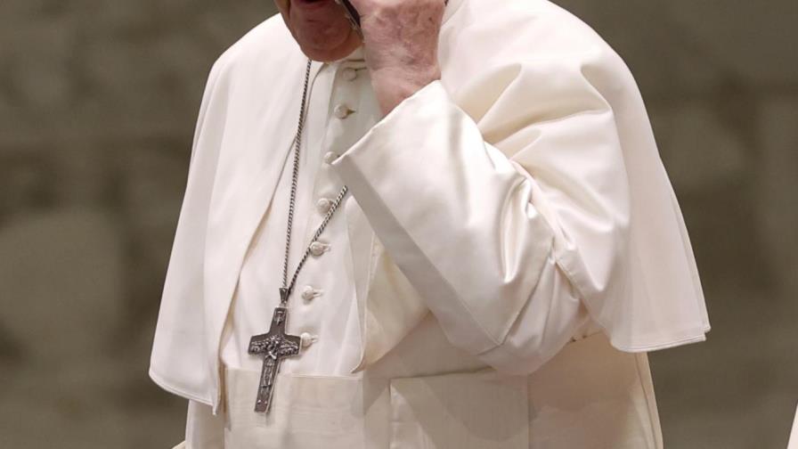 El cielo puede esperar, no así una llamada para el Papa