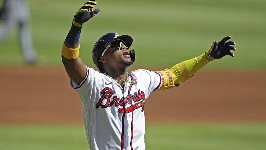 Albies batea dos jonrones, Acuña Jr., agrega otro y Bravos ganan Albies batea dos jonrones, Acuña Jr., agrega otro y Bravos ganan