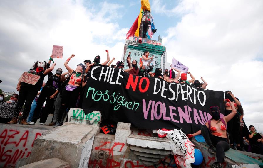 Miles claman contra violencia machista en medio de estallido social en Chile