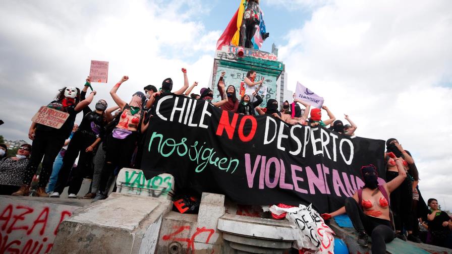 Miles claman contra violencia machista en medio de estallido social en Chile