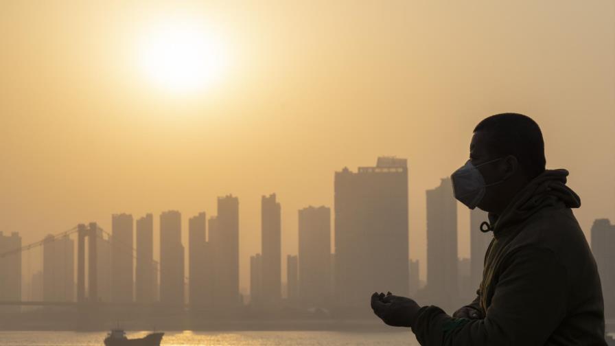 Un año después de Wuhan, el mundo sigue en crisis por COVID