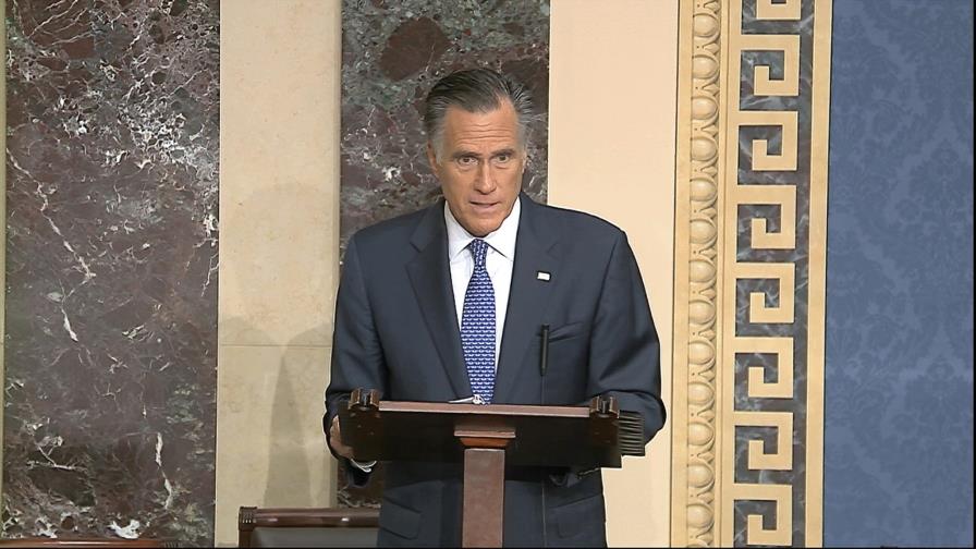 Romney escenificó el voto más contestatario contra Trump Romney escenificó el voto más contestatario contra Trump