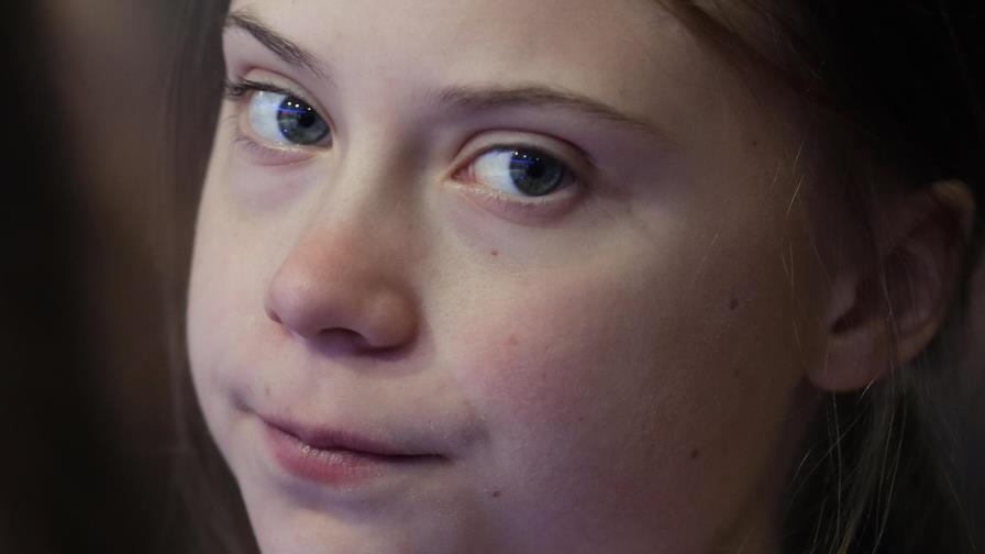 Mnuchin cree que Thunberg debería estudiar antes de opinar