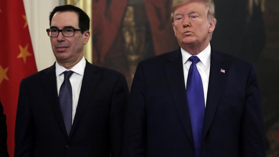 Mnuchin cree que Thunberg debería estudiar antes de opinar