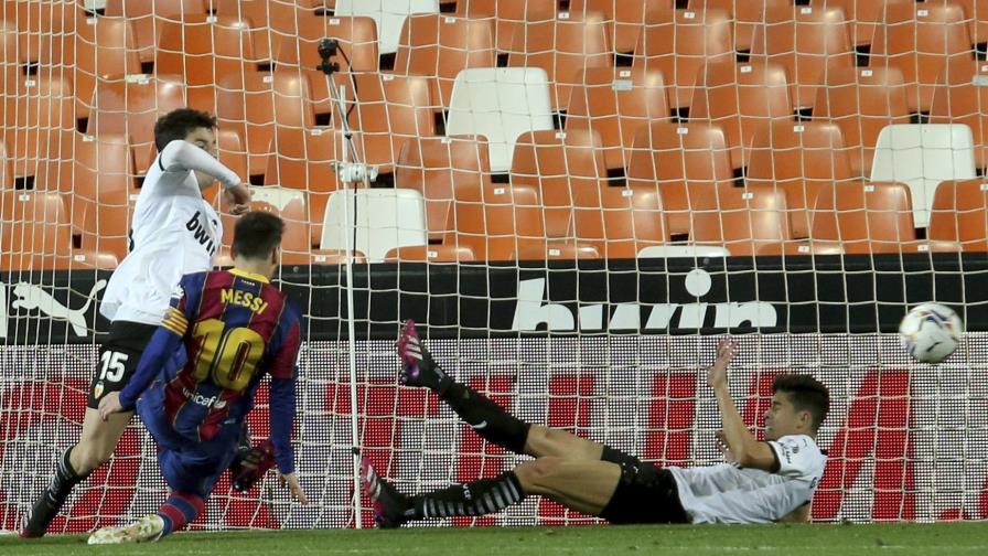 El alicaído Valencia despide a su técnico Javi Gracia