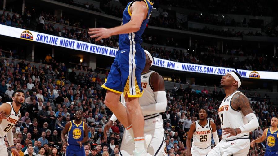 NAB-Resumen: Warriors impone récord de la NBA con 51 puntos en 1er cuarto