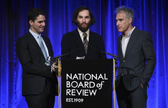 Reseñistas celebran a Pitt, Sandler y “Irishman” Reseñistas celebran a Pitt, Sandler y “Irishman”