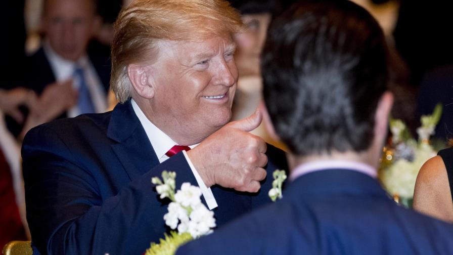 Los Trump desean “feliz Navidad” a todos