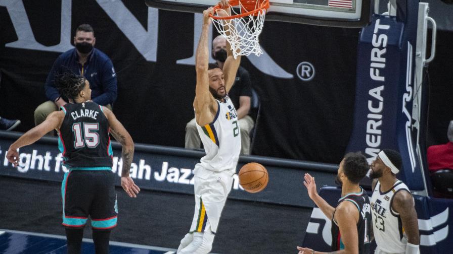 Jazz supera a Grizzlies e hila  su victoria número 18 en casa