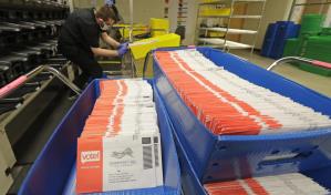 Votos rechazados causan inquietudes en estados claves de EEUU