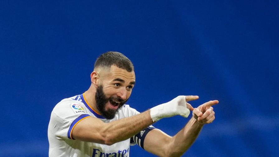 El Real Madrid vence al Rayo y es líder
