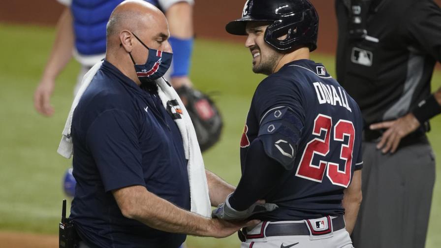 Panameño Camargo sustituye a Powell en roster de Bravos