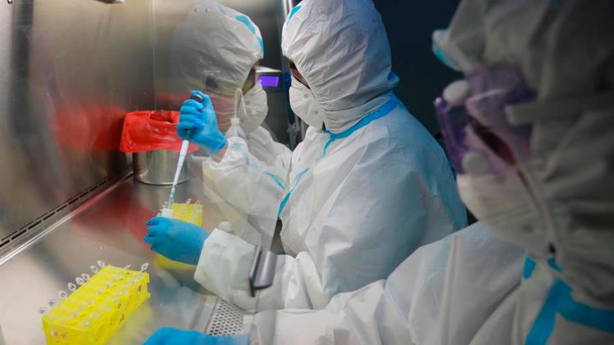 Japón da luz verde a ensayos clínicos de vacuna genética contra la COVID-19