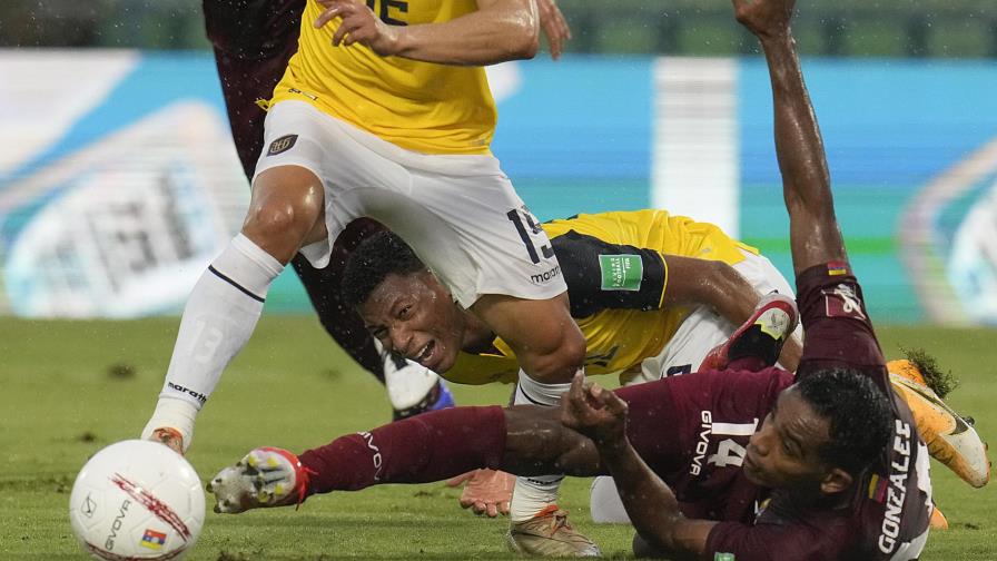 Ecuador naufraga en Caracas al caer 2-1 ante Venezuela