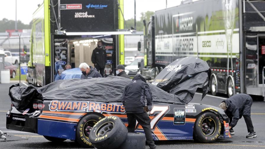 La lluvia genera demora en carrera de NASCAR La lluvia genera demora en carrera de NASCAR