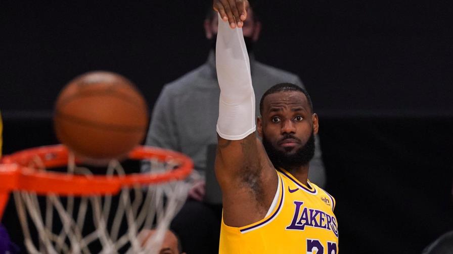 Lakers vencen al Thunder en prórroga y encadenan 5to triunfo