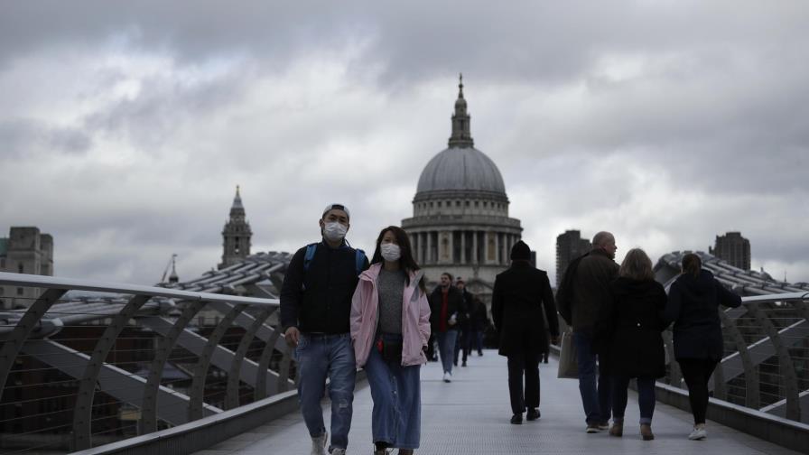 Británicos escépticos ante respuesta del gobierno al virus Británicos escépticos ante respuesta del gobierno al virus
