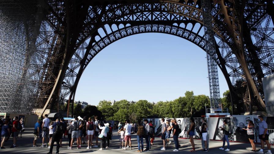 Reabre la Torre Eiffel; cerró 104 días por el coronavirus