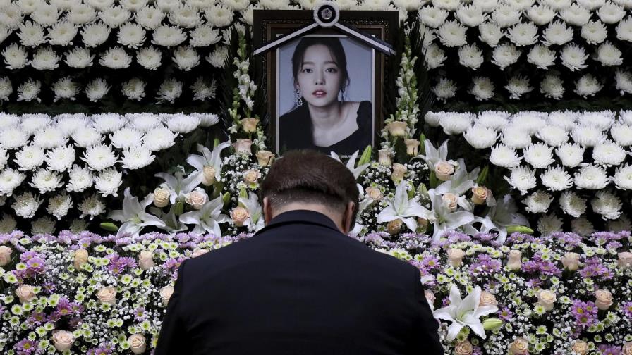 Muerte de cantante arroja luz sobre el lado oscuro del K-pop Muerte de cantante arroja luz sobre el lado oscuro del K-pop
