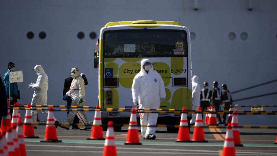 Japón: Termina cuarentena en crucero; inician desembarco