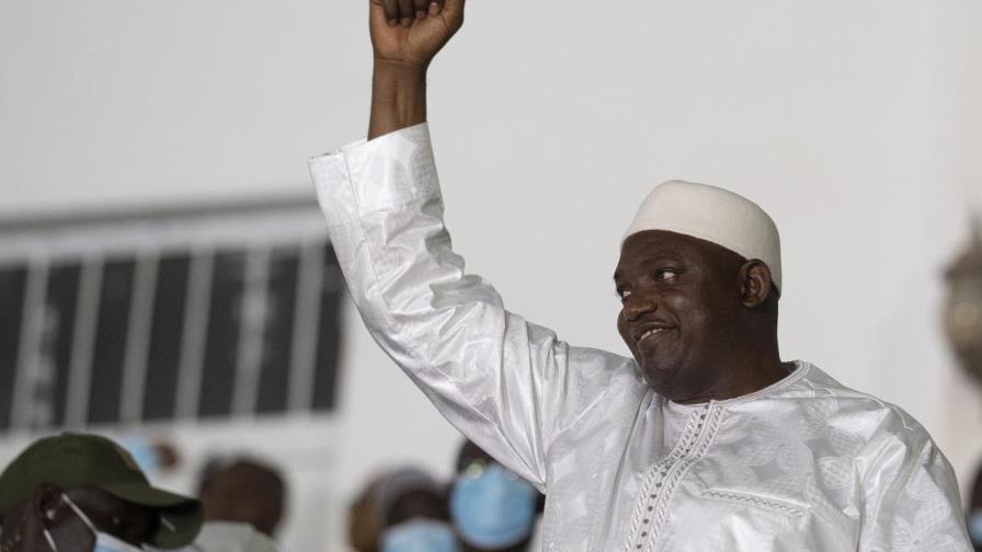 Gambia: El presidente Adama Barrow es reelegido