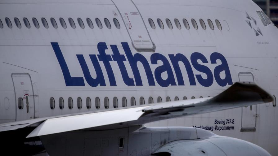 Alemania prohíbe sobrevuelos de aerolíneas rusas