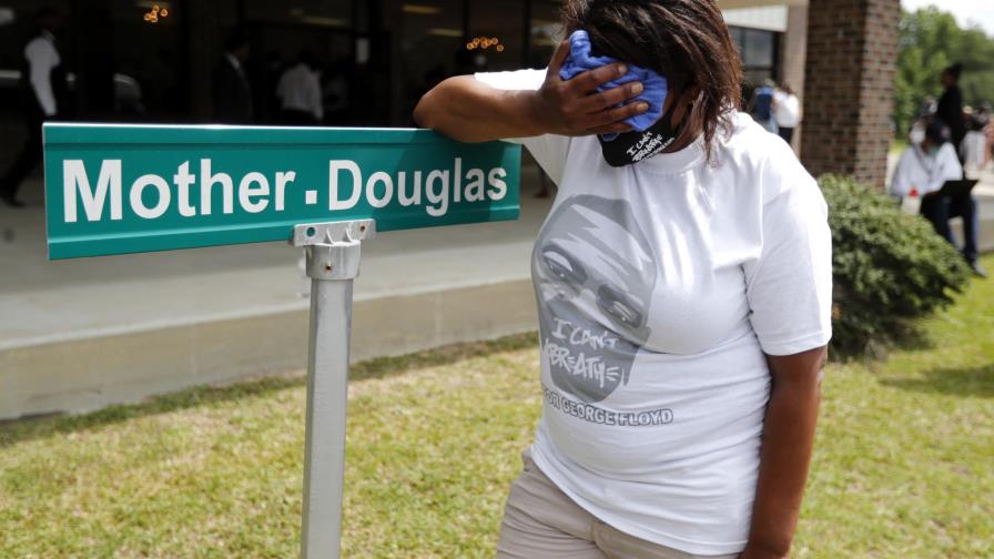 Expolicías se acusan mutuamente por muerte de George Floyd