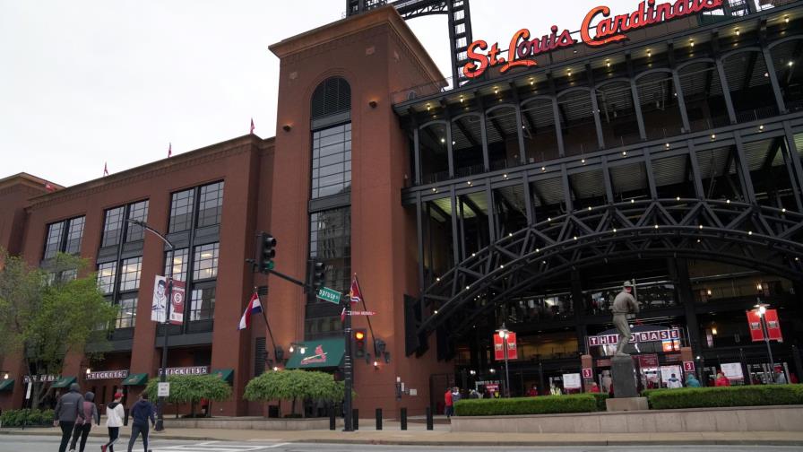 Posponen al miércoles juego de Mets y Cardenales por lluvia