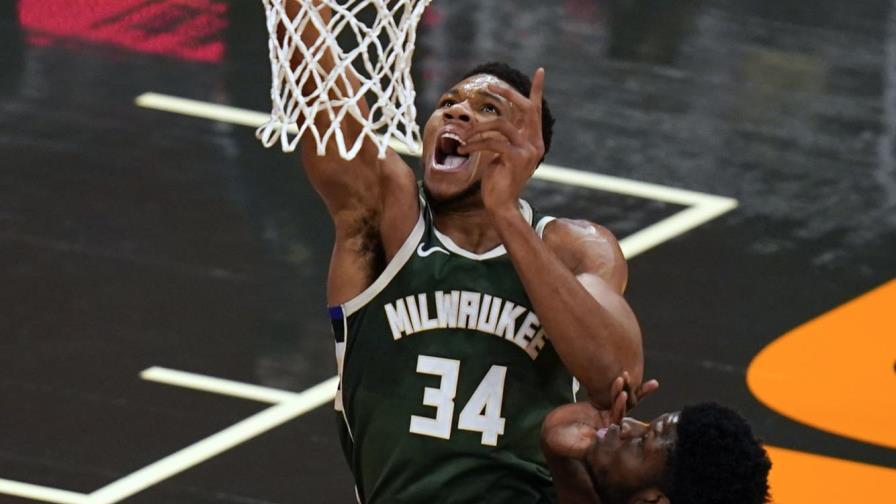 Giannis y los Bucks se imponen 121-99 al Magic