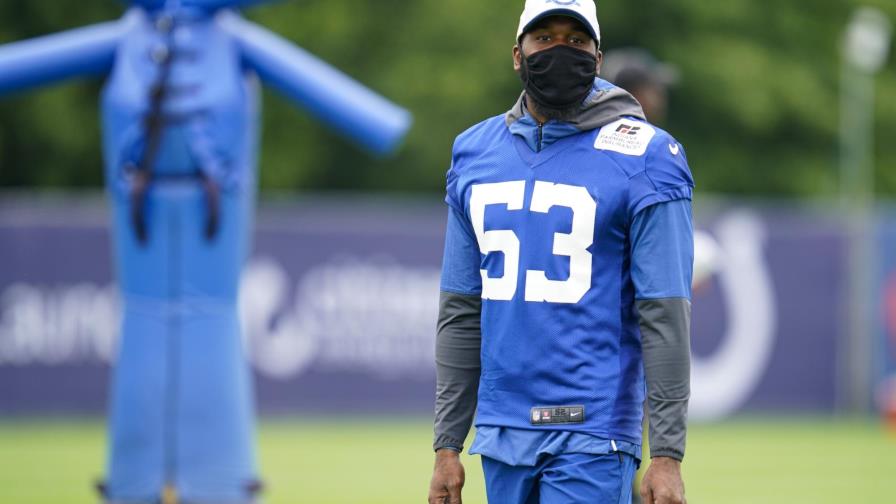 Darius Leonard extiende contrato por 5 campañas con Colts