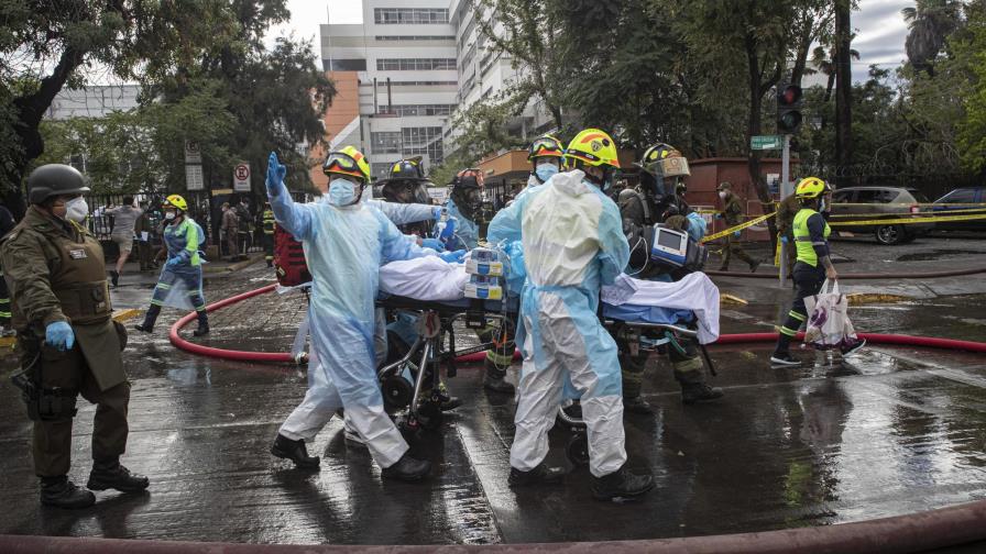 Incendio de hospital en Chile; evacúan decenas de pacientes Incendio de hospital en Chile; evacúan decenas de pacientes