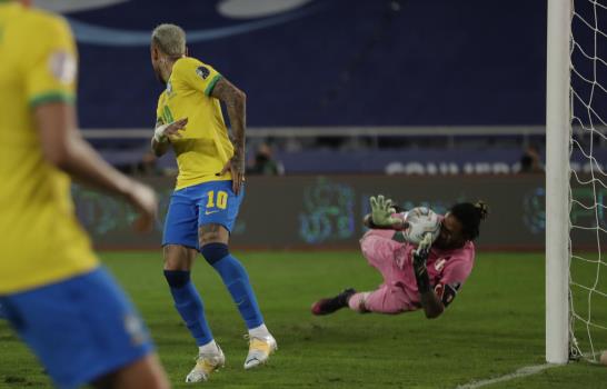 Brasil vence de nuevo a Perú y es finalista de Copa América