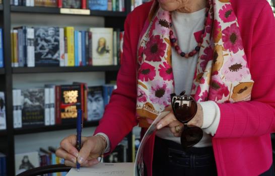 Julia Navarro quiere “viajar al fondo del ser humano”