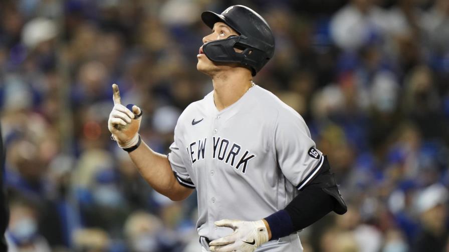 Stanton se vuela la barda y Yanquis derrotan a Azulejos Stanton se vuela la barda y Yanquis derrotan a Azulejos