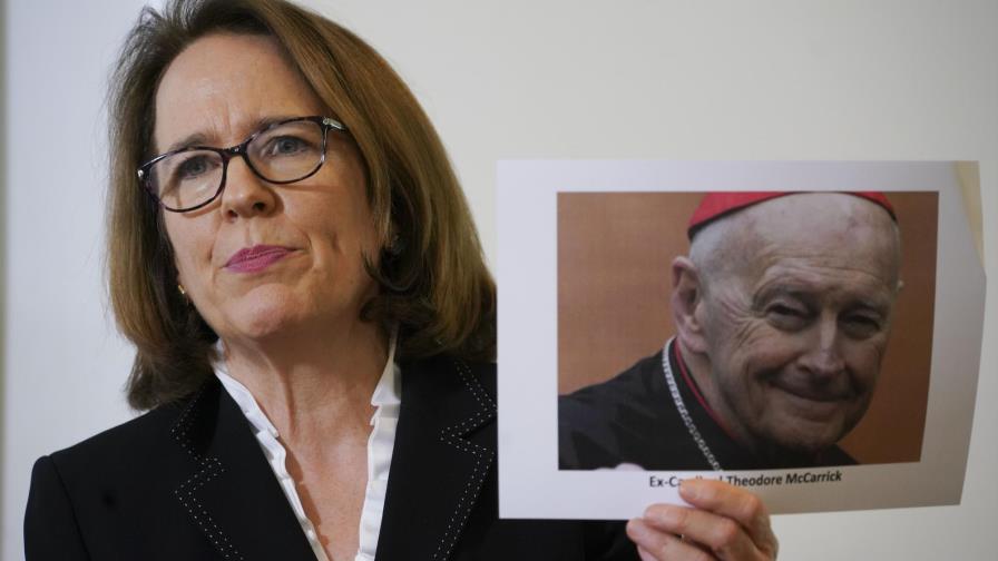 Víctimas de abuso sexual exigen más avances al Vaticano