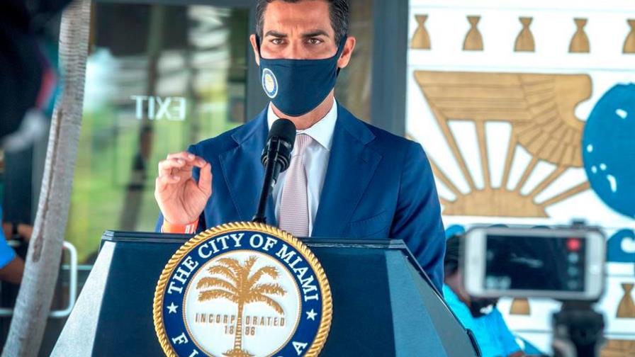 Florida reduce los contagios a menos de 10.000 por primera vez en una semana
