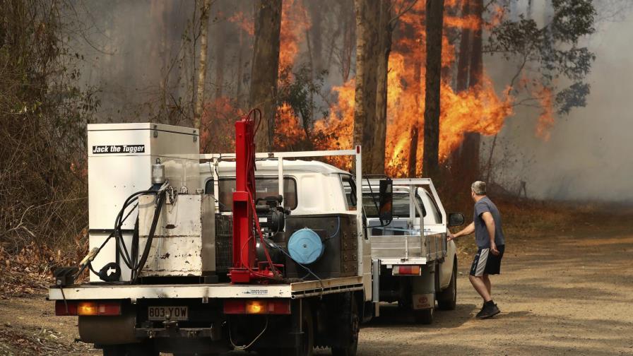 Incendios forestales en este de Australia destruyen 30 casas