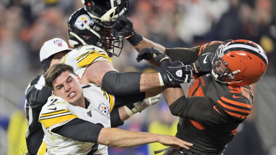 Browns sorprenden a Steelers en duelo empañado por pelea Browns sorprenden a Steelers en duelo empañado por pelea