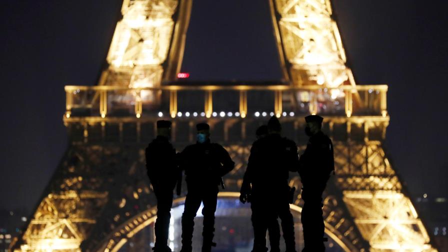 Francia: Asistentes a fiesta clandestina agreden a policías