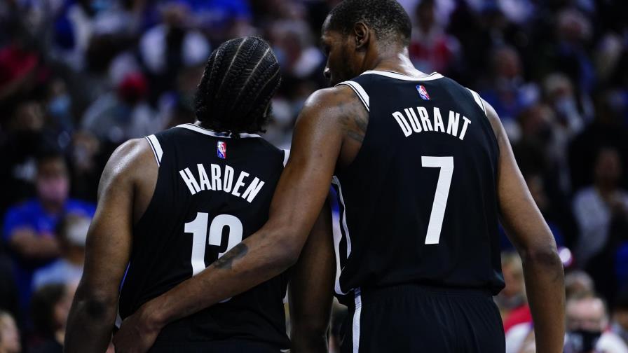Durant logra triple doble y Nets superan a 76ers