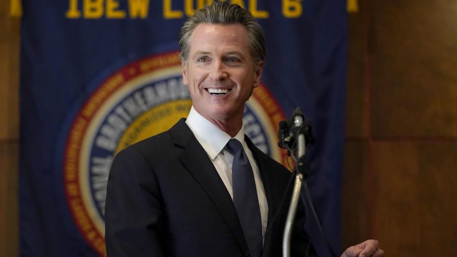 Gobernador de California Newsom supera referendo revocatorio