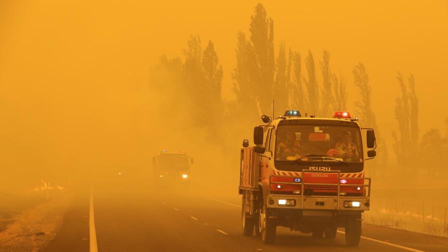 Incendio consume más viviendas en sureste de Australia