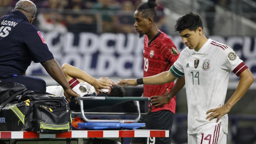 México sufre la baja de Lozano en empate con Trinidad
