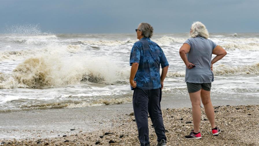 Tormenta tropical Beta tocaría tierra en Estados Unidos este lunes