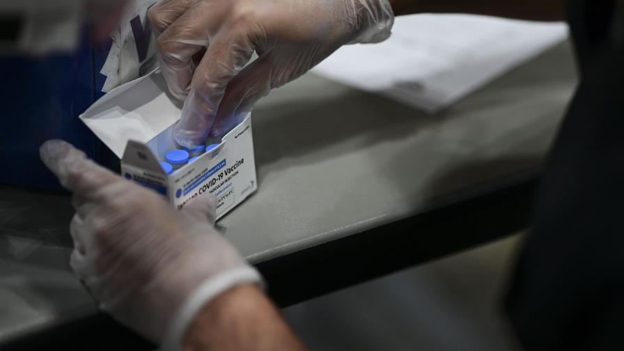 Puerto Rico vacunará contra COVID a gente de 16 años en adelante