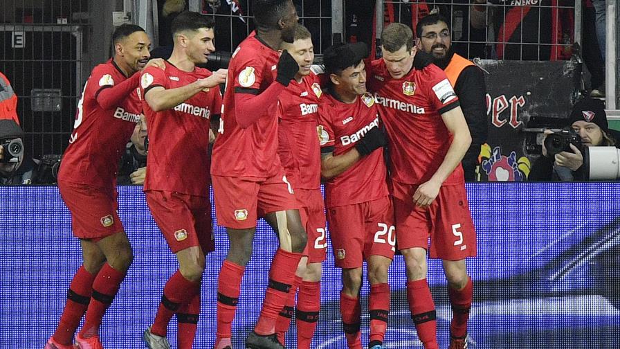 Gol de Aránguiz da victoria a Leverkusen en Copa Alemania