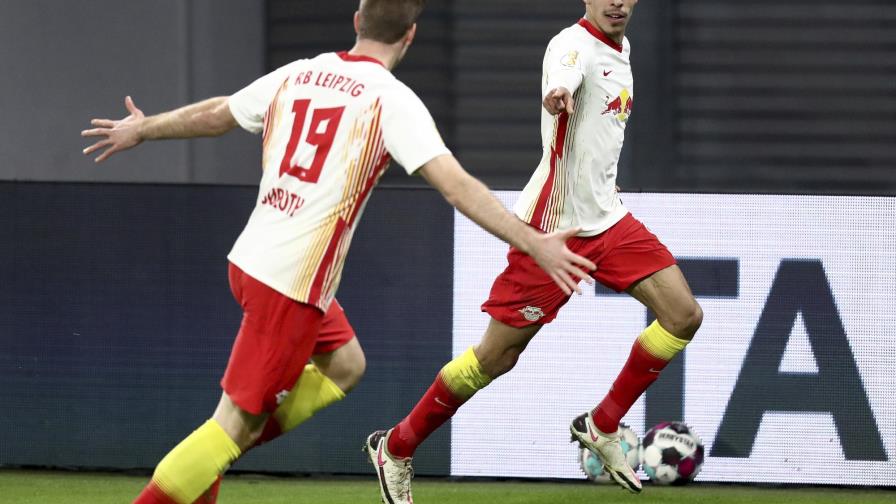 Leipzig derrota 2-0 a Wolfsburgo, avanza a semis de Copa