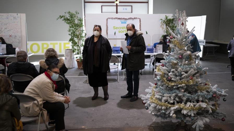 Reportan primer caso de variante ómicron en Francia continental