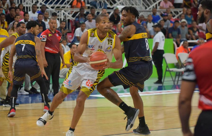 Rafael Barias gana su cuarto campeonato en el baloncesto del Distrito 